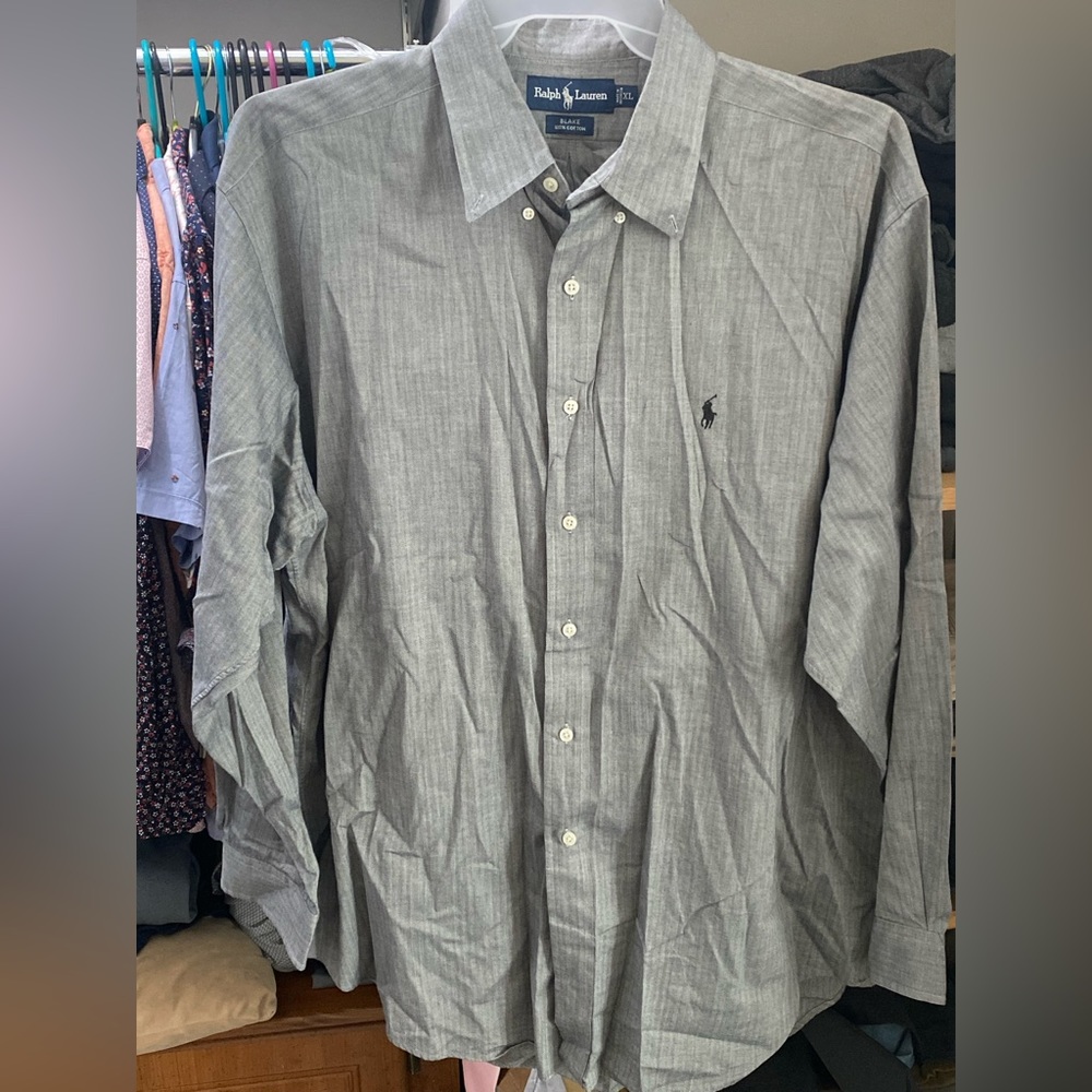Polo Ralph Lauren grey button down. Size XL, made out of 100% cotton.